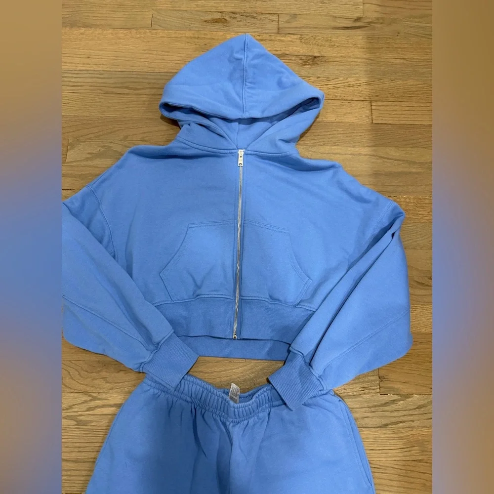 Garage Blue Women's Zip Up + Cargo sweatpants set - Picture 3 of 9